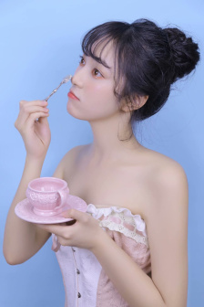 小鲜肉洗澡时勃起自慰ⅩNXX